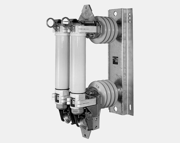 S M Power Fuse SM Power Fuses, outdoor distribution, 4.16 kV through 34.5 kV, SM Refill Units, protecting transformers, capacitor banks, cables, outdoor distribution substations